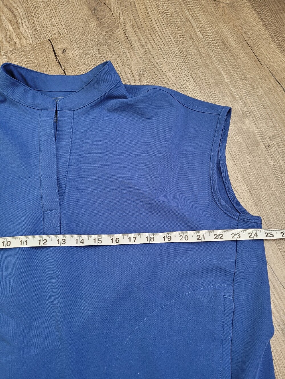 ✨ FIGS Rafaela Oversized Sleeveless Scrub Top - Royal Blue - Size Medium - Picture 6 of 7